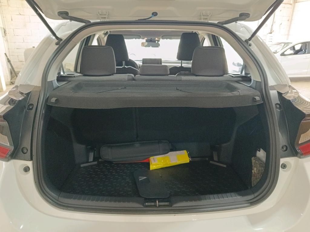 toyota-yaris-2023-hibrido-a-gasolina-1490cc