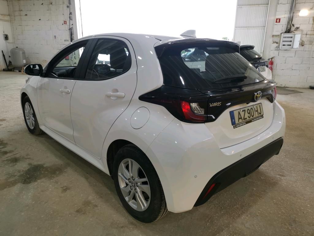 toyota-yaris-2023-hibrido-a-gasolina-1490cc