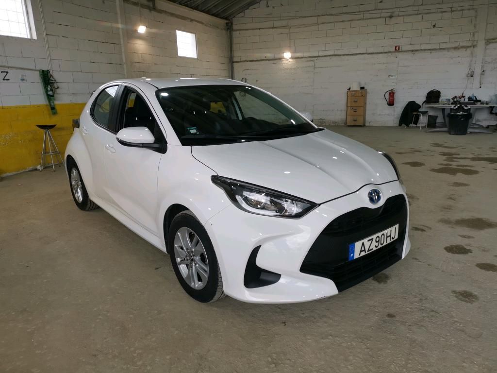 toyota-yaris-2023-hibrido-a-gasolina-1490cc