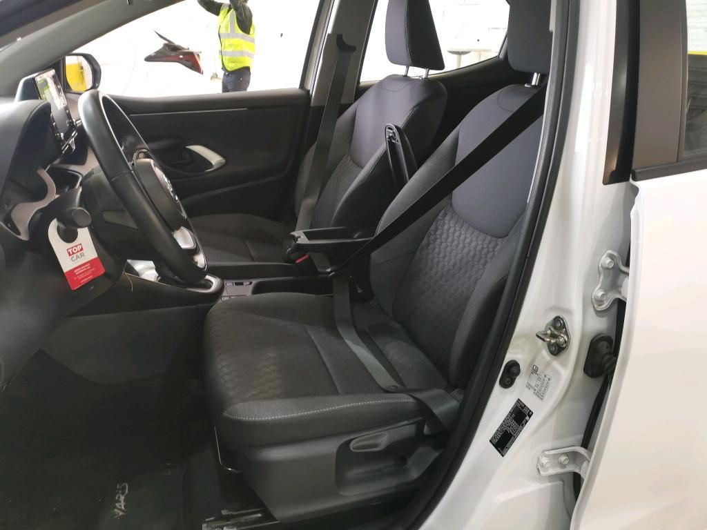 toyota-yaris-2023-hibrido-a-gasolina-1490cc