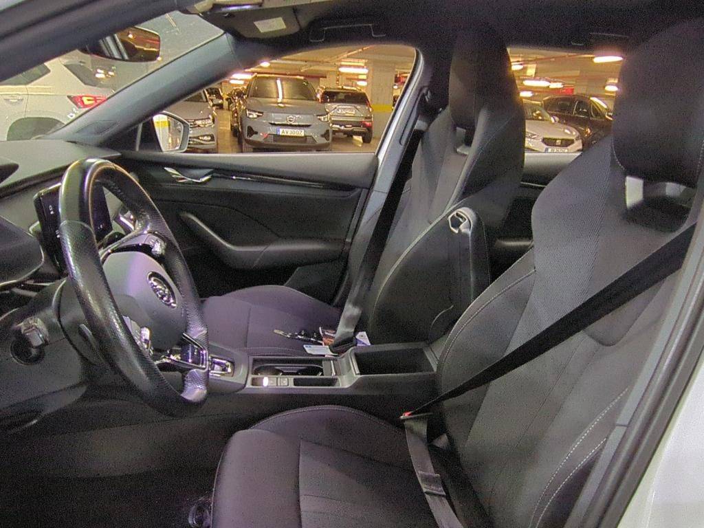 skoda-octavia-break-2024-hibrido-a-gasolina-1395cc
