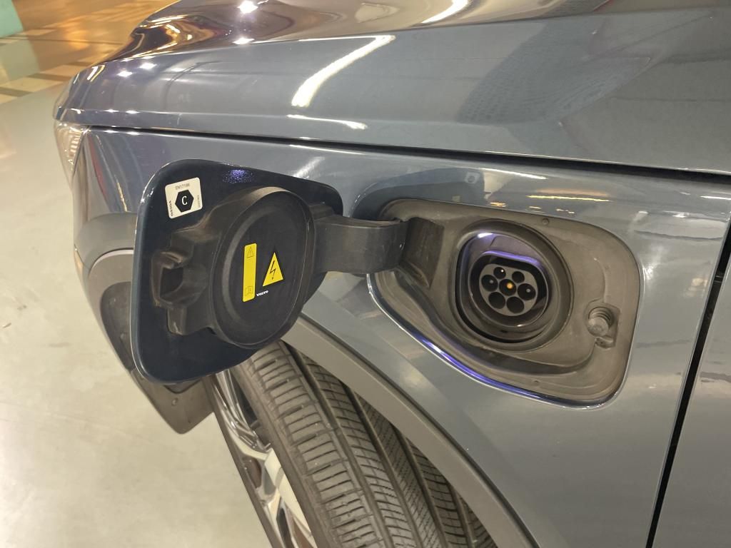 volvo-xc40-2022-hibrido-a-gasolina-1477cc