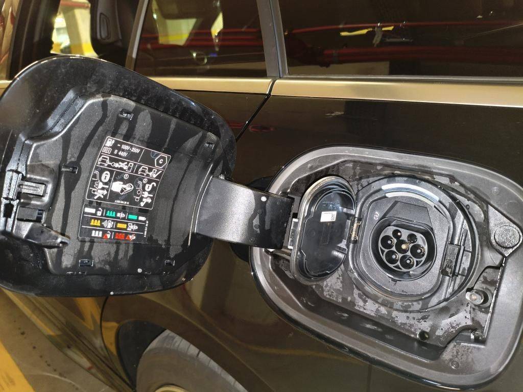 mercedes-benz-classe-c-2024-hibrido-a-gasolina-1993cc