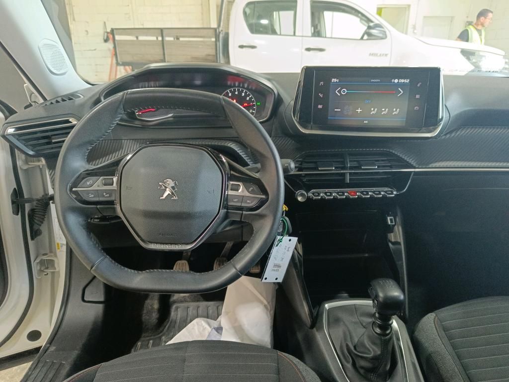 peugeot-2008-2022-gasolina-1199cc