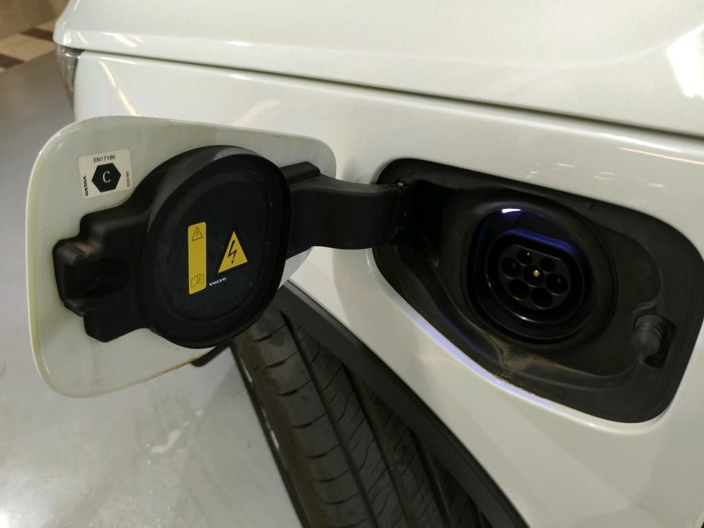 volvo-xc40-2022-hibrido-a-gasolina-1477cc