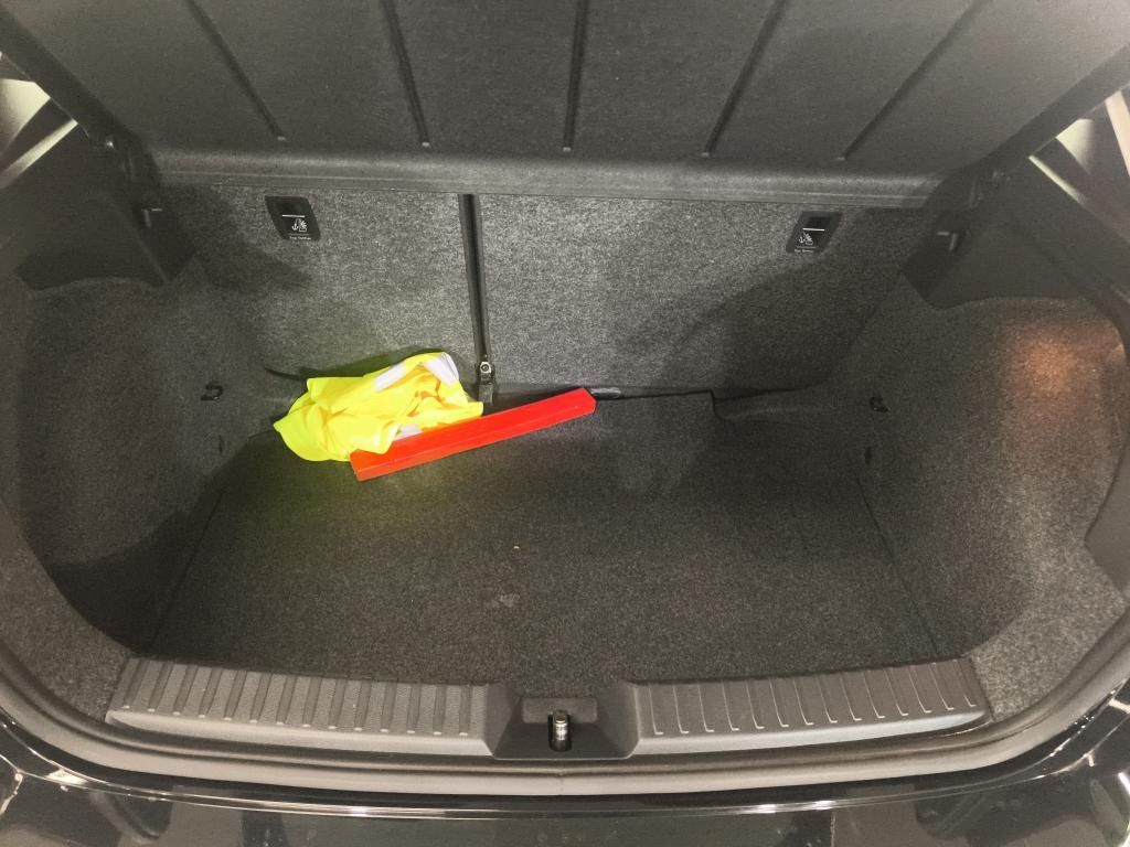 seat-ibiza-2023-gasolina-999cc