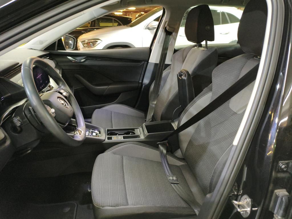 skoda-octavia-break-2023-hibrido-a-gasolina-1395cc