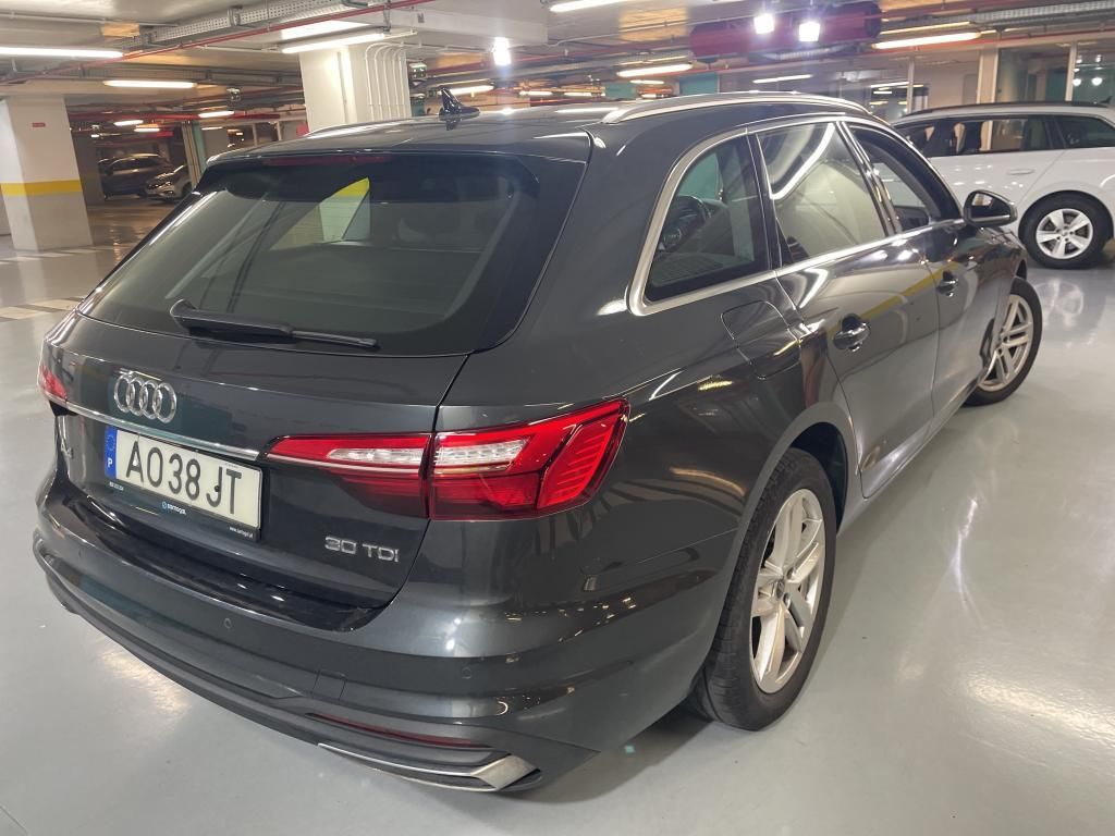 audi-a4-avant-2022-diesel-1968cc