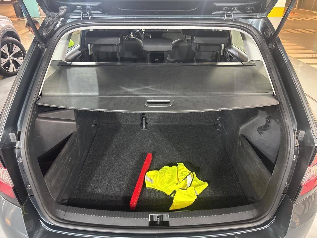 skoda-fabia-break-2022-gasolina-999cc