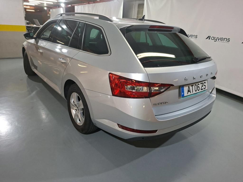 skoda-superb-2022-diesel-1968cc