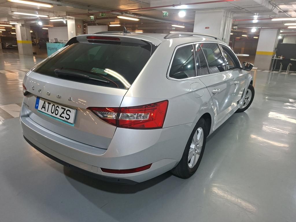 skoda-superb-2022-diesel-1968cc