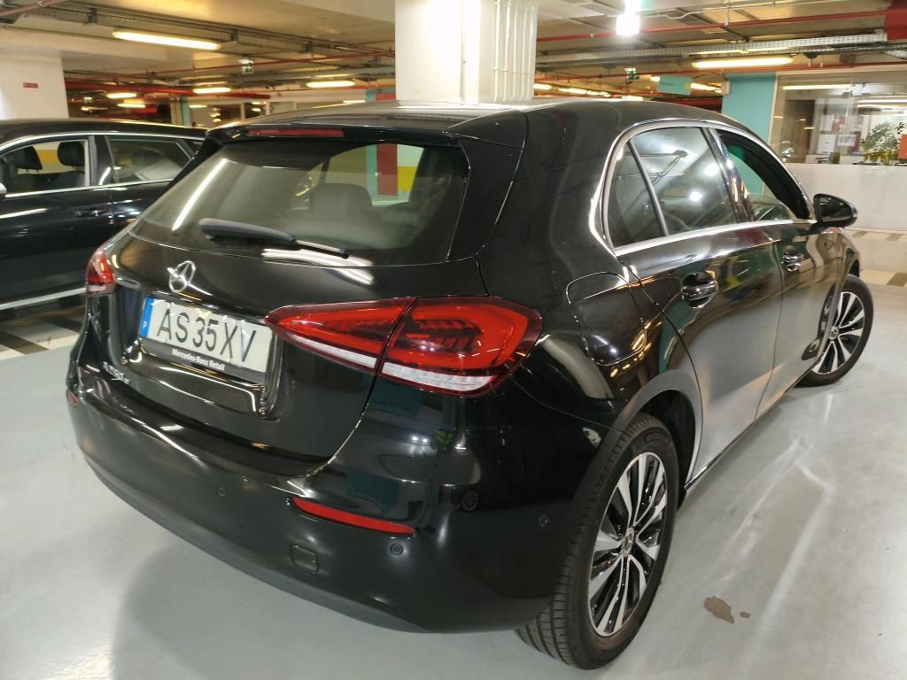 mercedes-benz-classe-a-2022-hibrido-a-gasolina-1332cc