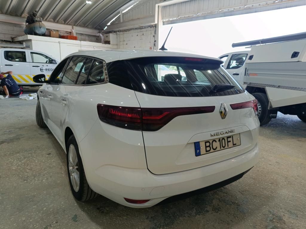 renault-megane-sport-tourer-2023-diesel-1461cc