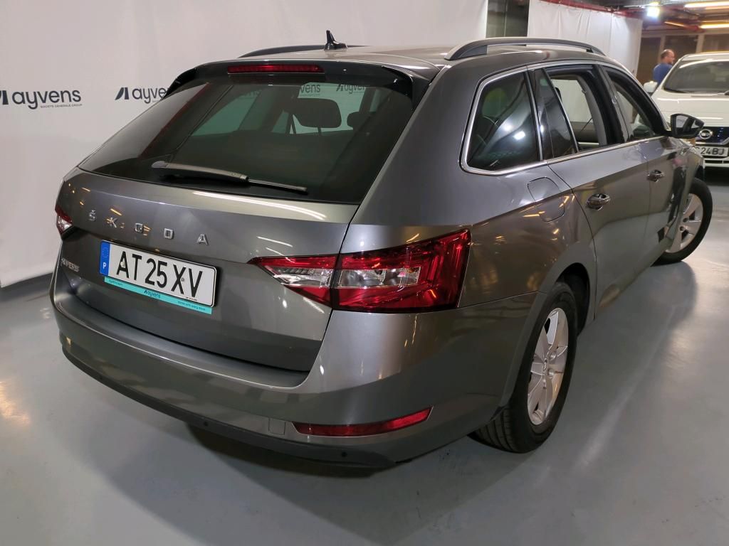skoda-superb-2022-diesel-1968cc