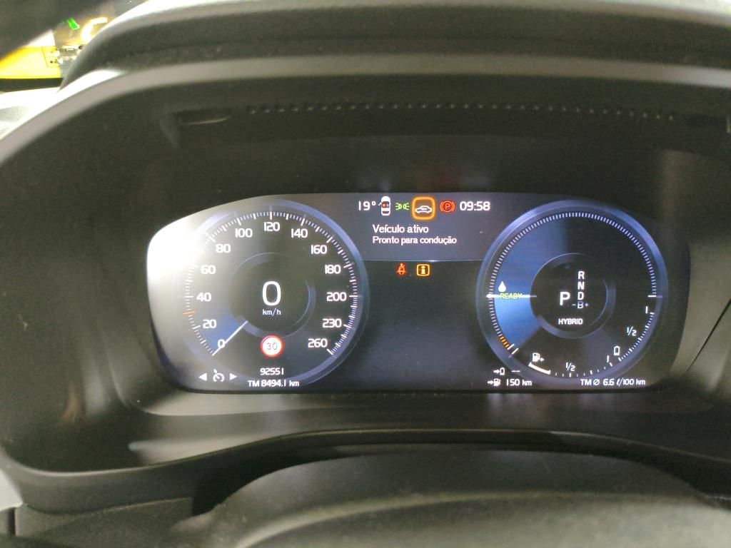 volvo-xc40-2022-hibrido-a-gasolina-1477cc