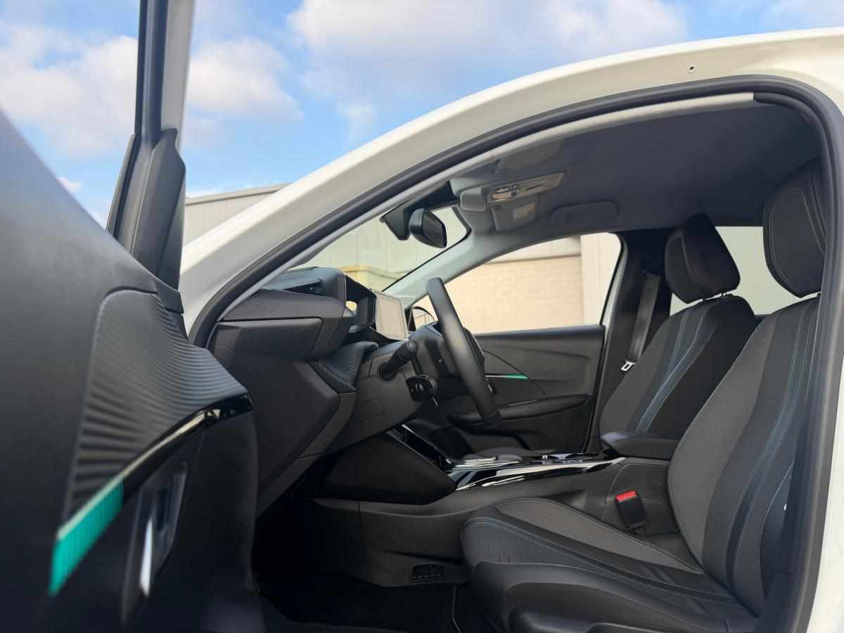 peugeot-e-208-ev-50-kwh-2023-eletrico