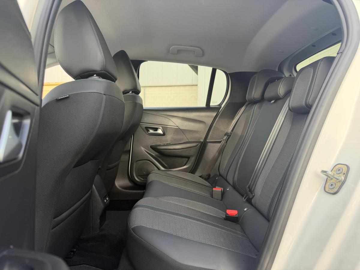 peugeot-e-208-ev-50-kwh-2023-eletrico