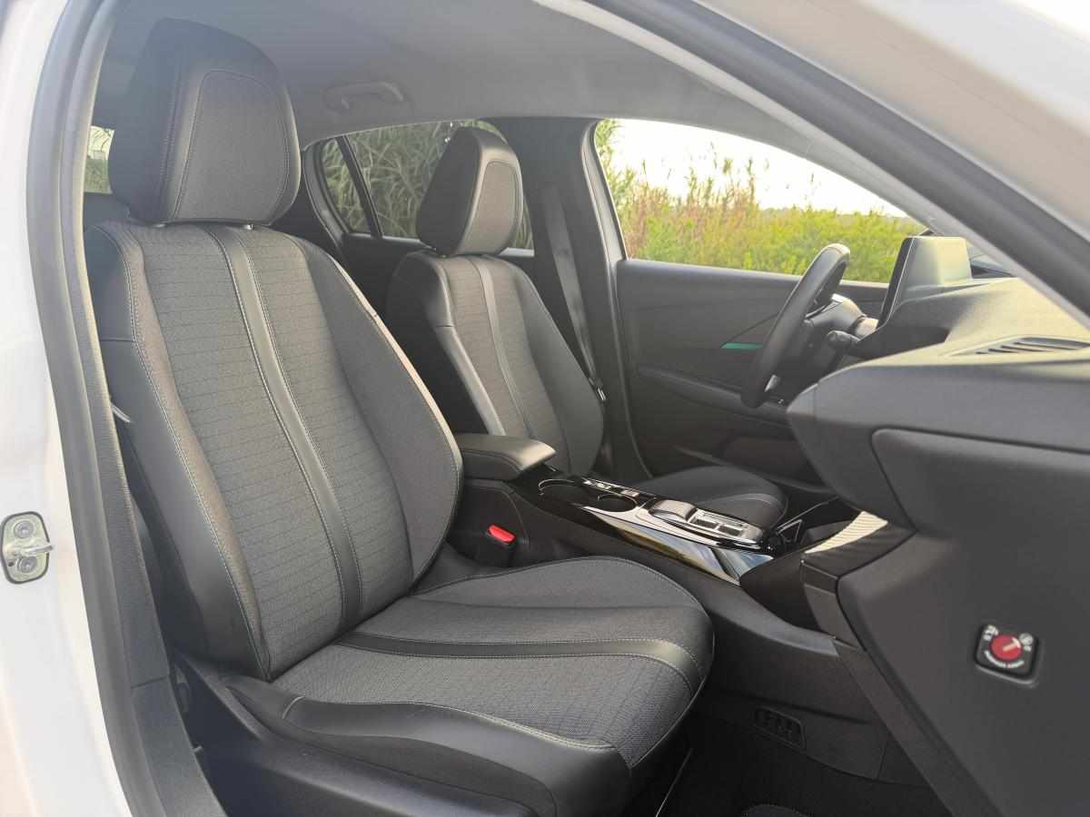 peugeot-e-208-ev-50-kwh-2023-eletrico
