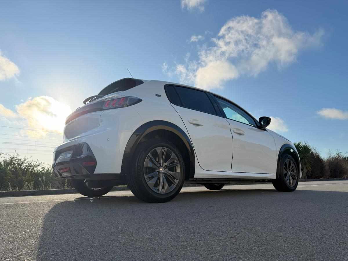 peugeot-e-208-ev-50-kwh-2023-eletrico