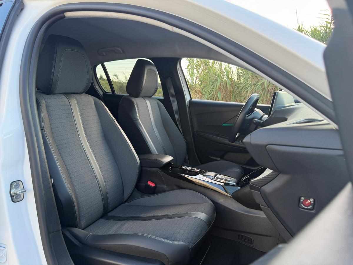peugeot-e-208-ev-50-kwh-2023-eletrico