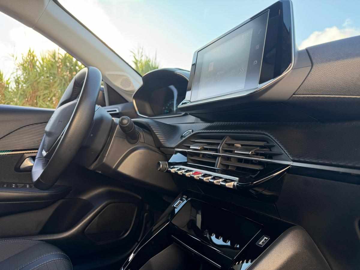 peugeot-e-208-ev-50-kwh-2023-eletrico