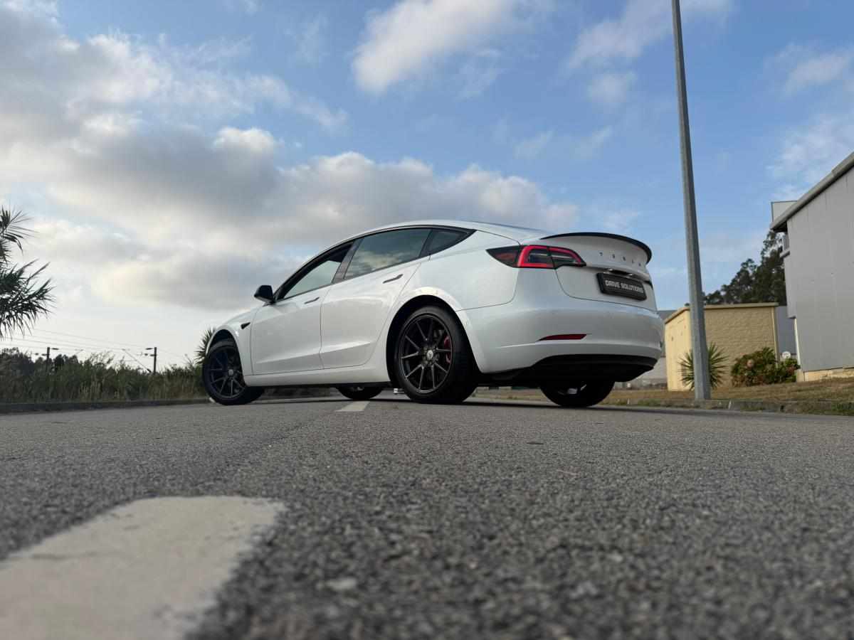 tesla-model-3-standard-range-2022-eletrico