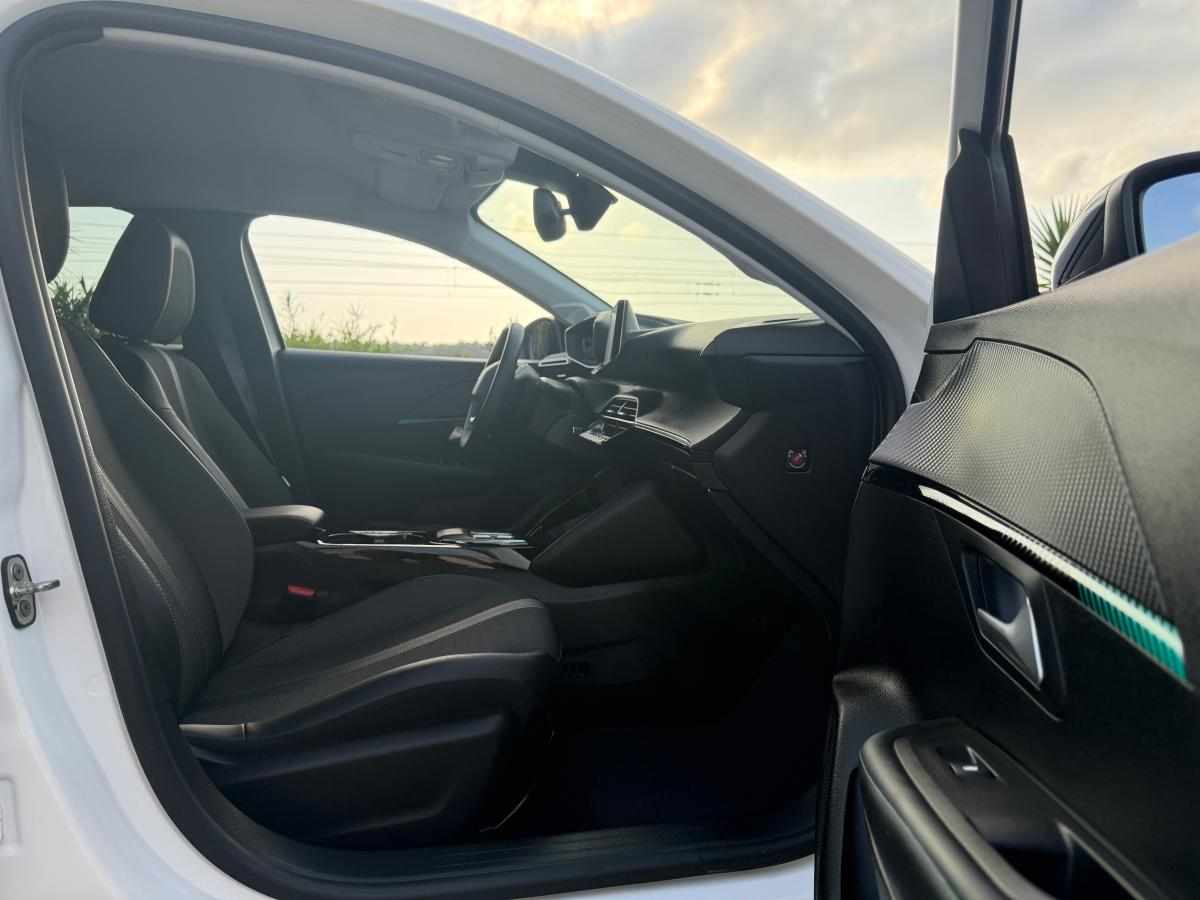 peugeot-e-208-ev-50-kwh-2022-eletrico