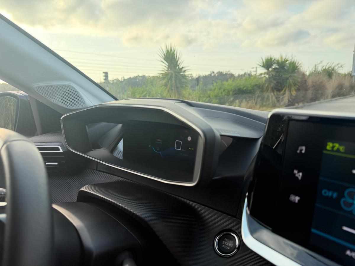peugeot-e-208-ev-50-kwh-2022-eletrico