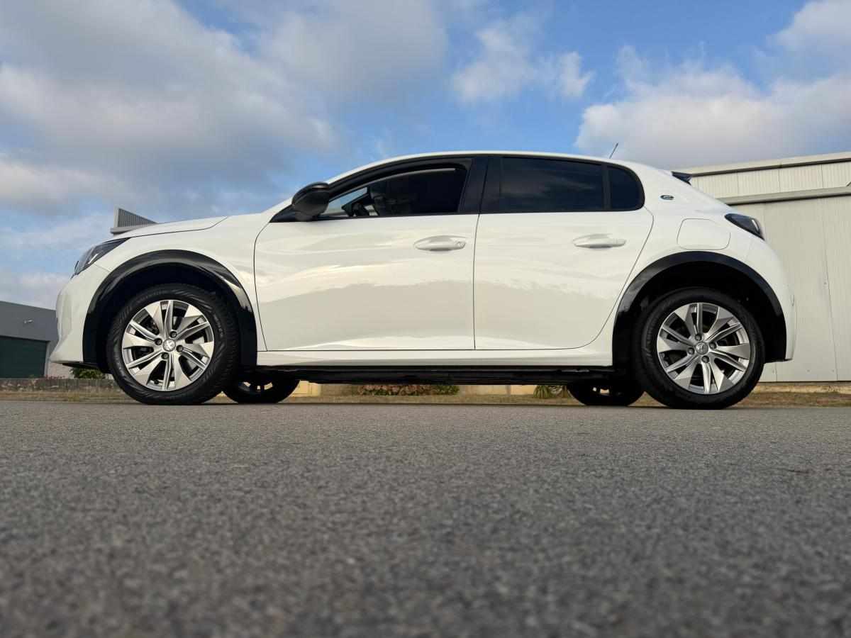 peugeot-e-208-ev-50-kwh-2022-eletrico