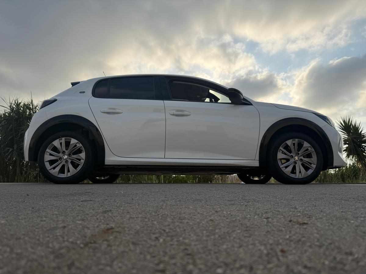peugeot-e-208-ev-50-kwh-2022-eletrico