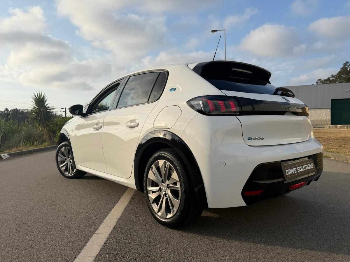 peugeot-e-208-ev-50-kwh-2022-eletrico