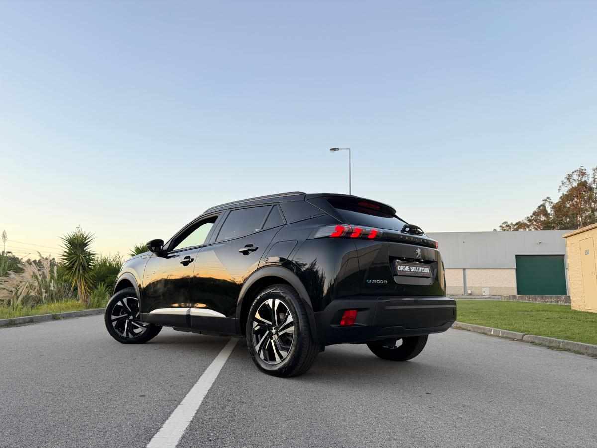 peugeot-e-2008-allure-ev-50kwh-2023-eletrico