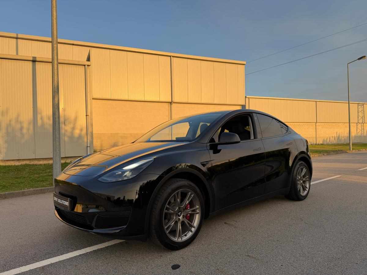 tesla-model-y-standard-range-rwd-2023-eletrico