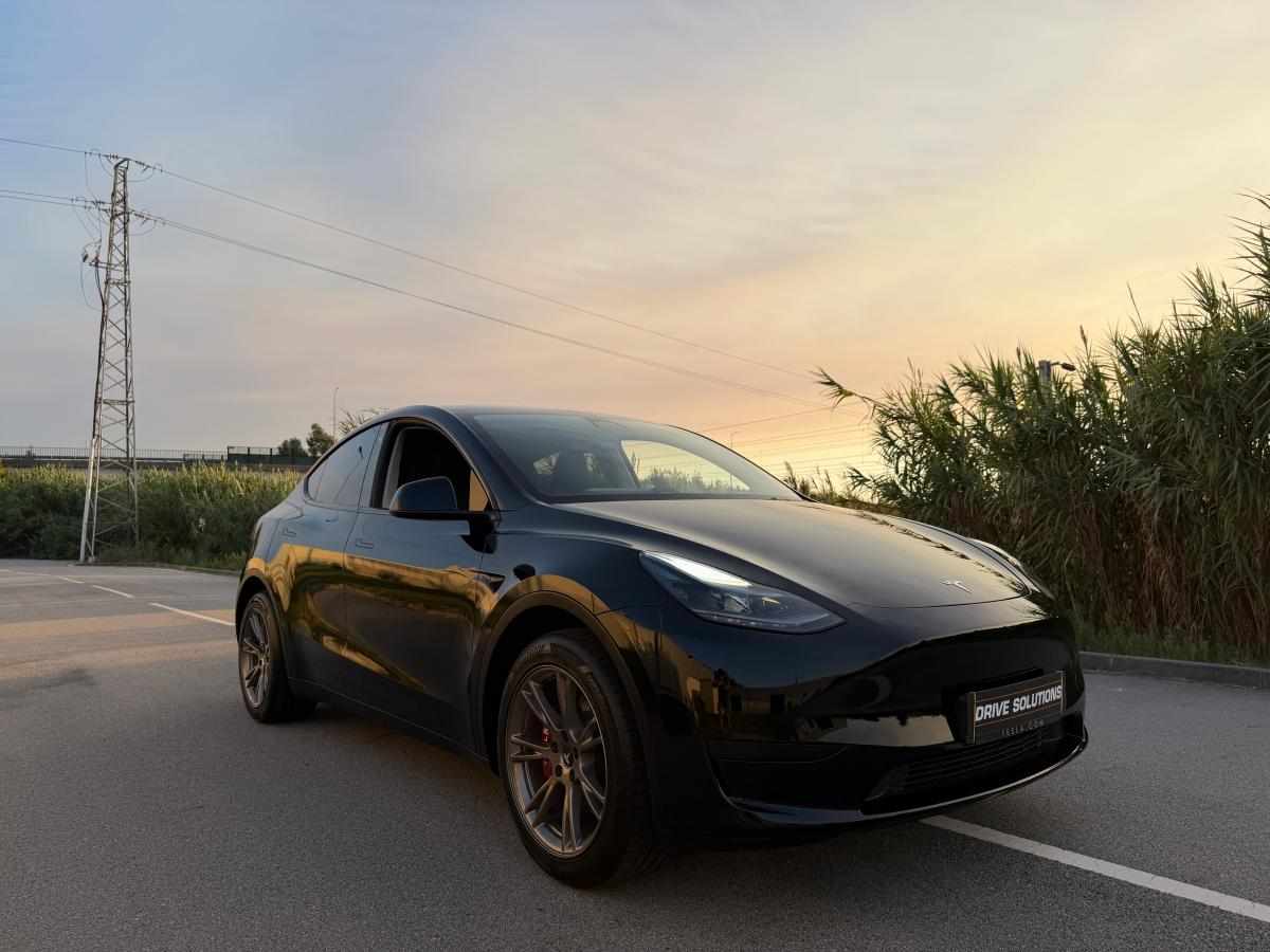 tesla-model-y-standard-range-rwd-2023-eletrico