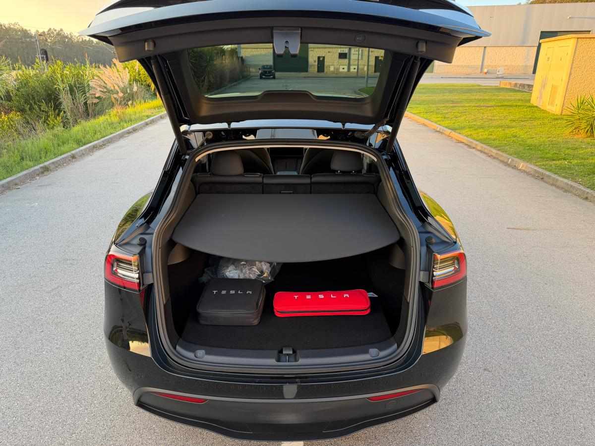 tesla-model-y-standard-range-rwd-2023-eletrico