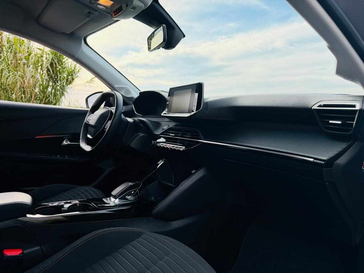 peugeot-e-208-ev-50-kwh-2021-eletrico