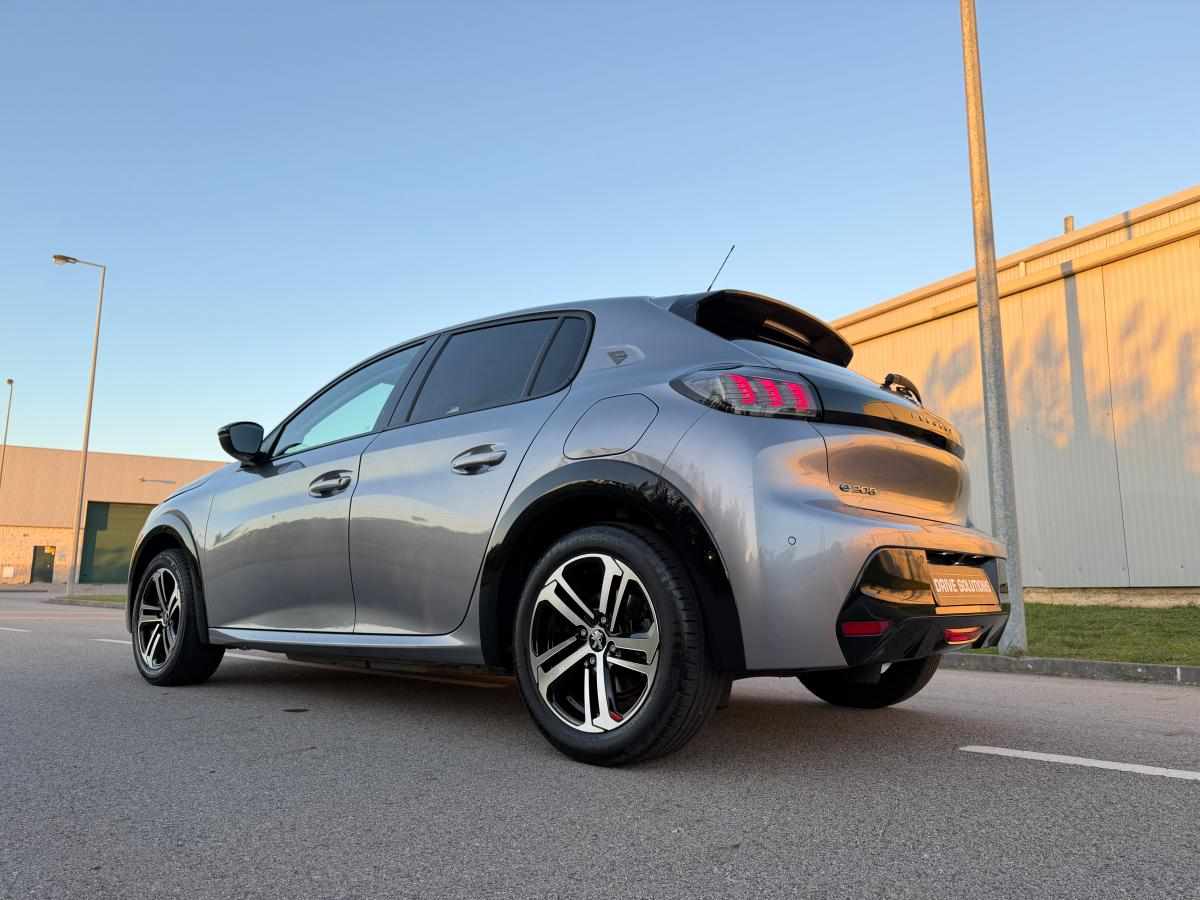peugeot-e-208-ev-50-kwh-2022-eletrico