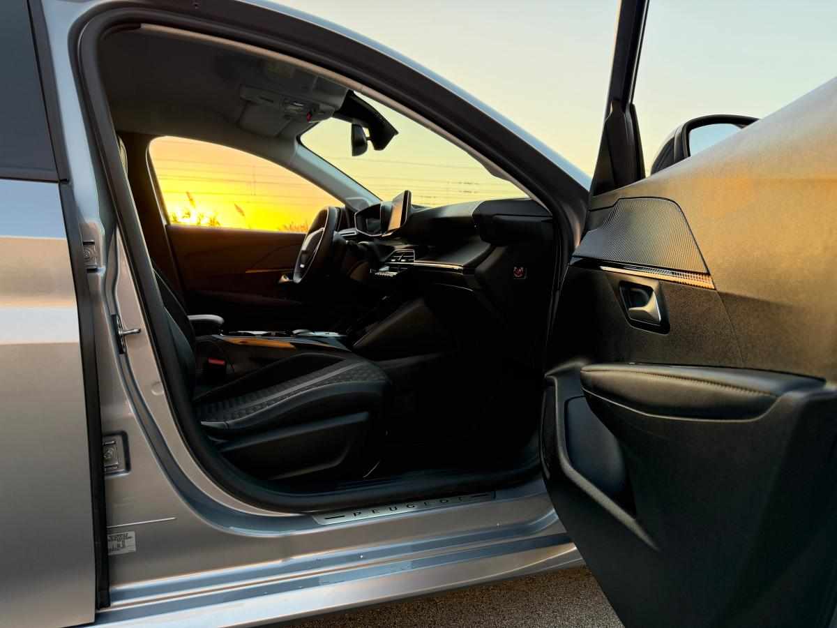peugeot-e-208-ev-50-kwh-2022-eletrico