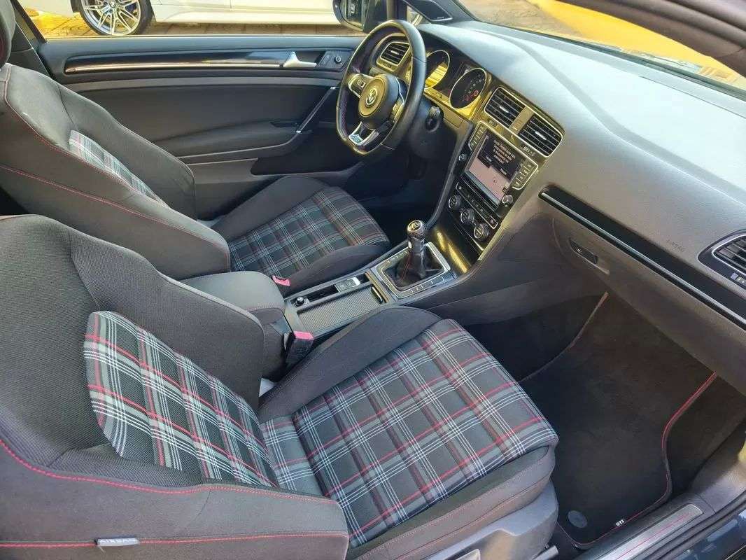 volkswagen-golf-2014-gasolina-1984cc