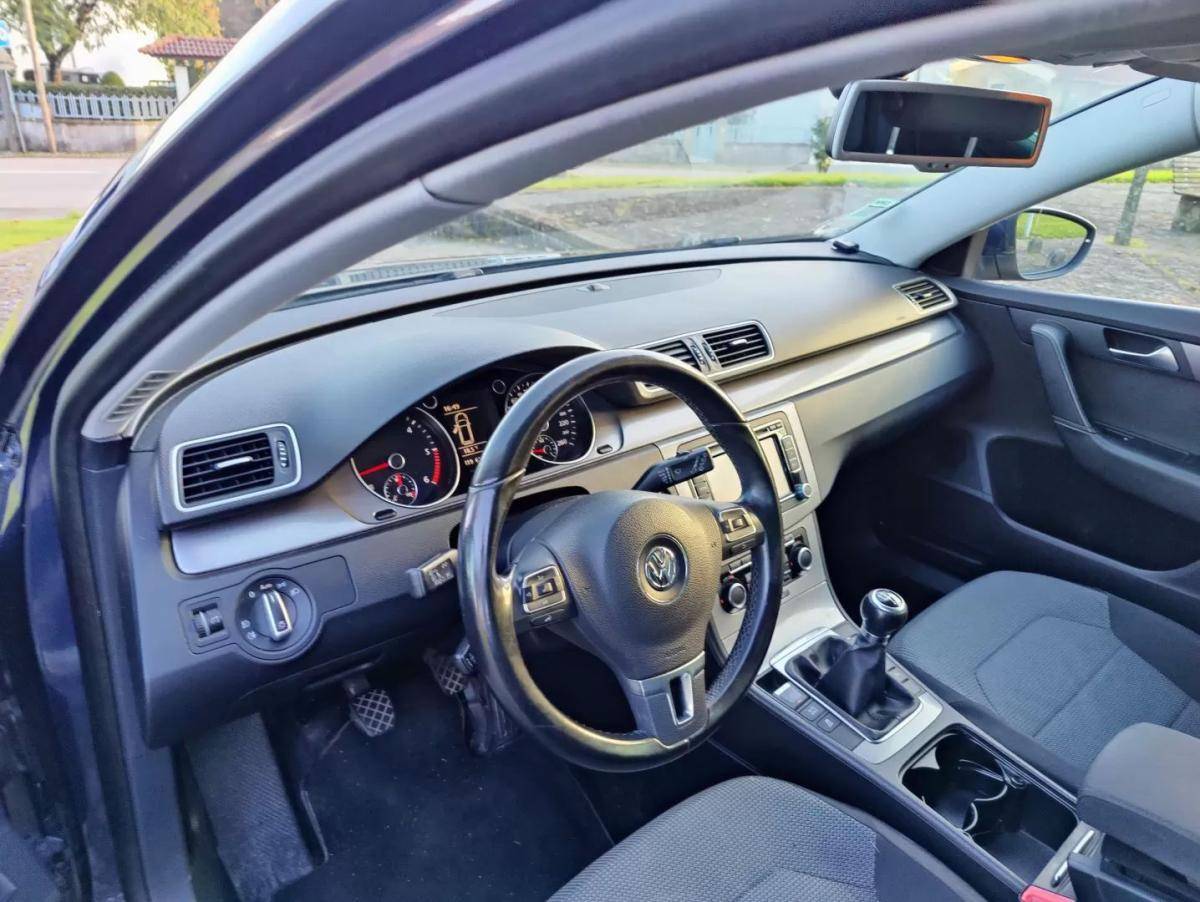 volkswagen-passat-variant-2011-diesel-1968cc