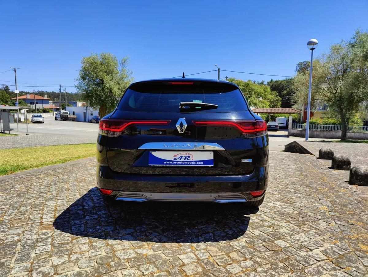 renault-megane-sport-tourer-2023-hibrido-a-gasolina-1598cc