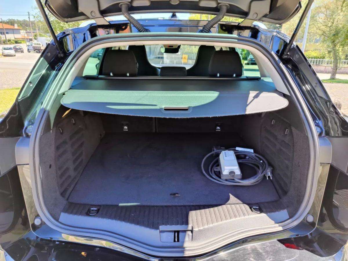 renault-megane-sport-tourer-2023-hibrido-a-gasolina-1598cc
