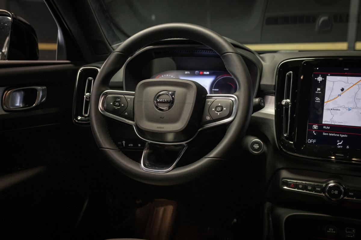 volvo-xc40-2022-hibrido-a-gasolina-1477cc