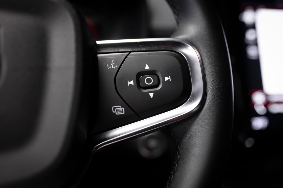 volvo-xc40-2022-hibrido-a-gasolina-1477cc