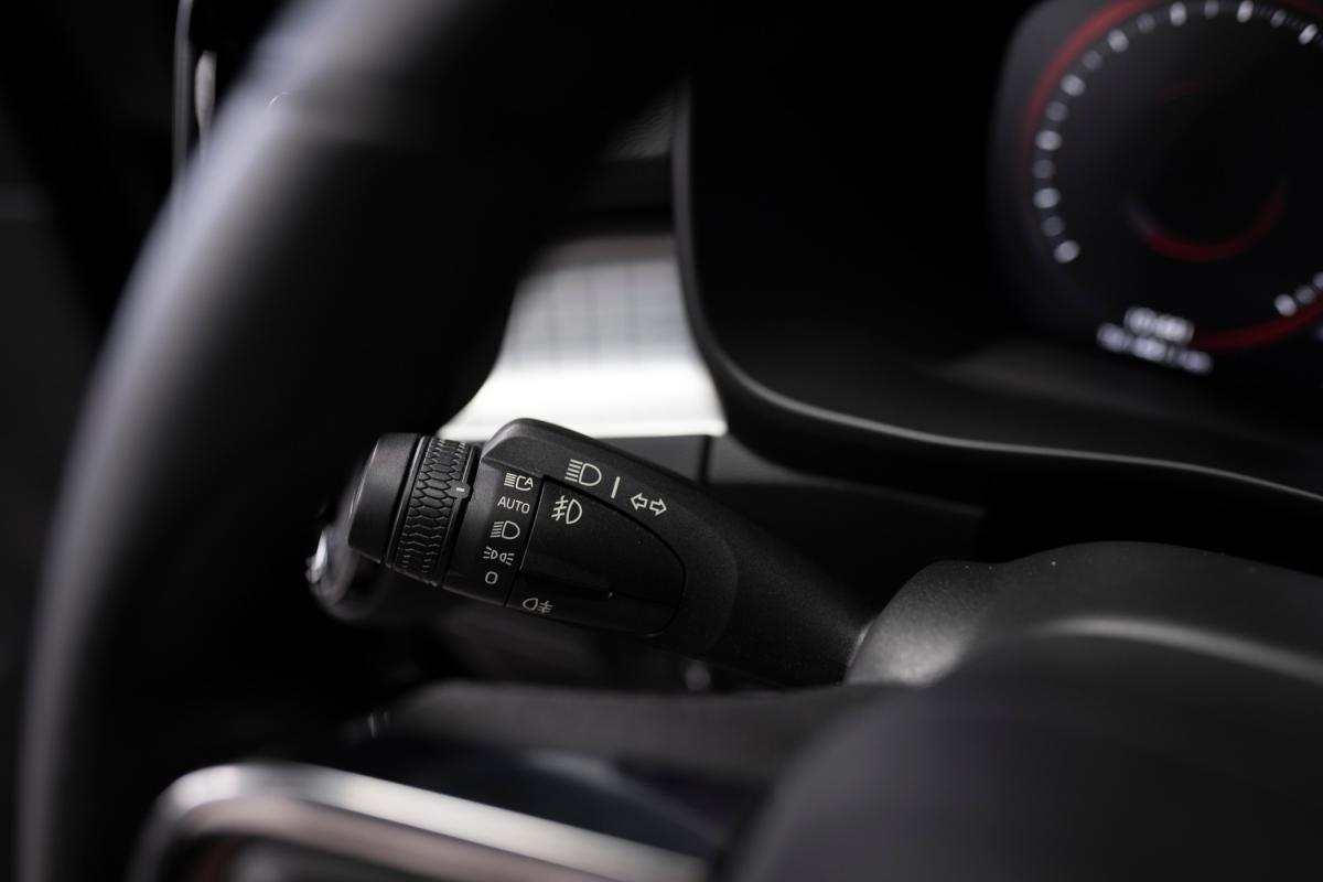 volvo-xc40-2022-hibrido-a-gasolina-1477cc