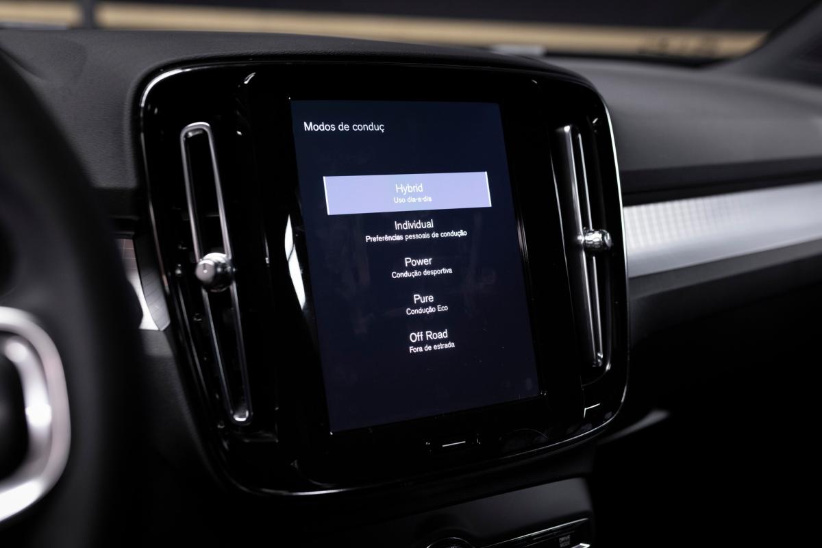 volvo-xc40-2022-hibrido-a-gasolina-1477cc
