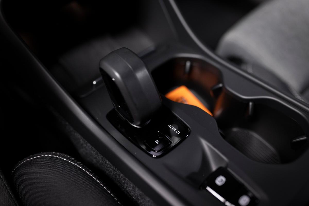 volvo-xc40-2022-hibrido-a-gasolina-1477cc
