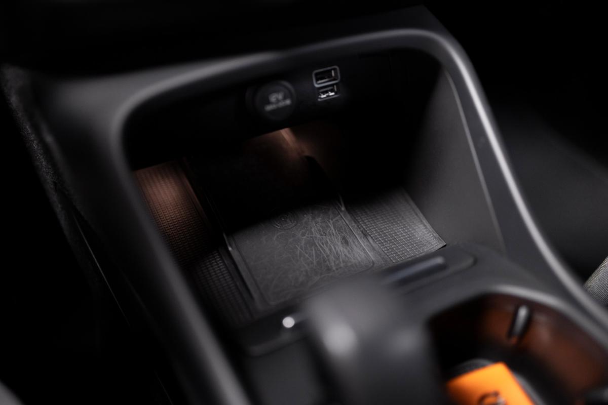volvo-xc40-2022-hibrido-a-gasolina-1477cc