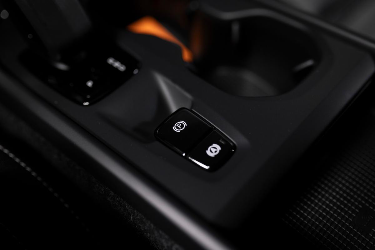 volvo-xc40-2022-hibrido-a-gasolina-1477cc
