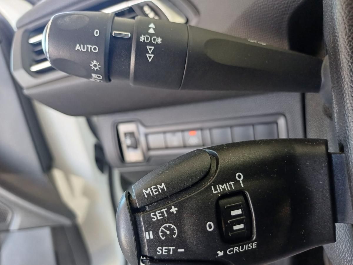 peugeot-308-sw-2019-diesel-1499cc